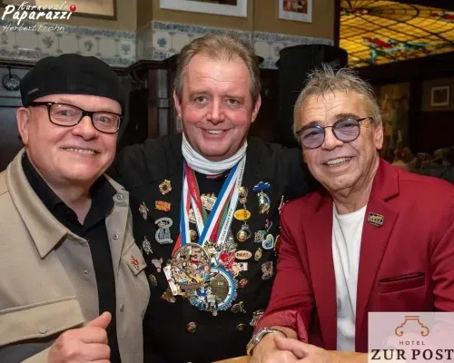 Ne Spetzboov Hans-Willi Mölders mit zwei Kollegen im Hotel Zur Post